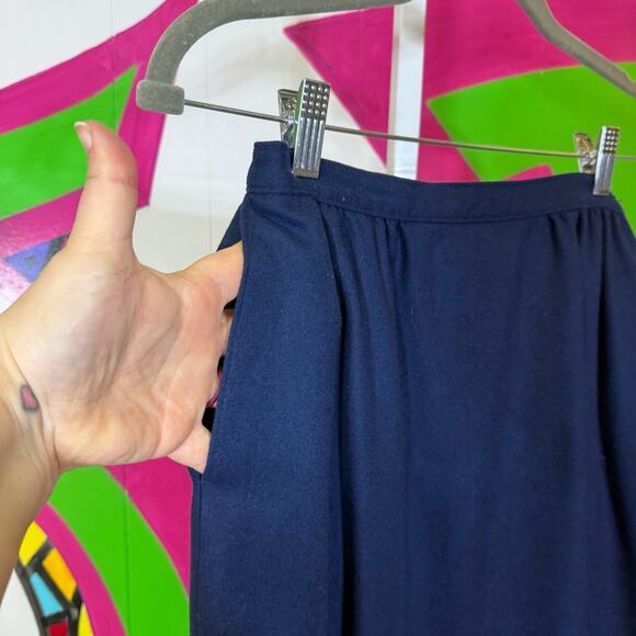 Pendleton Blue Tailored Suit Jacket and Skirt Set. Wool. Jacket Size 8 Skirt 10. - Picture 9 of 11